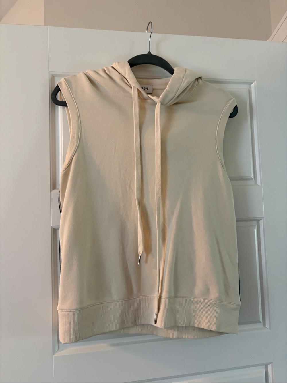 Evereve Cream Sleeveless Hooded Tank